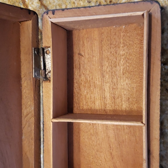 Vintage Carved Wooden Trinket Box from St. Marteen - Picture 16 of 16